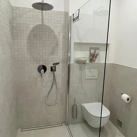 Appartement Casa Caterina Moderne Mit Berg Und Seesicht